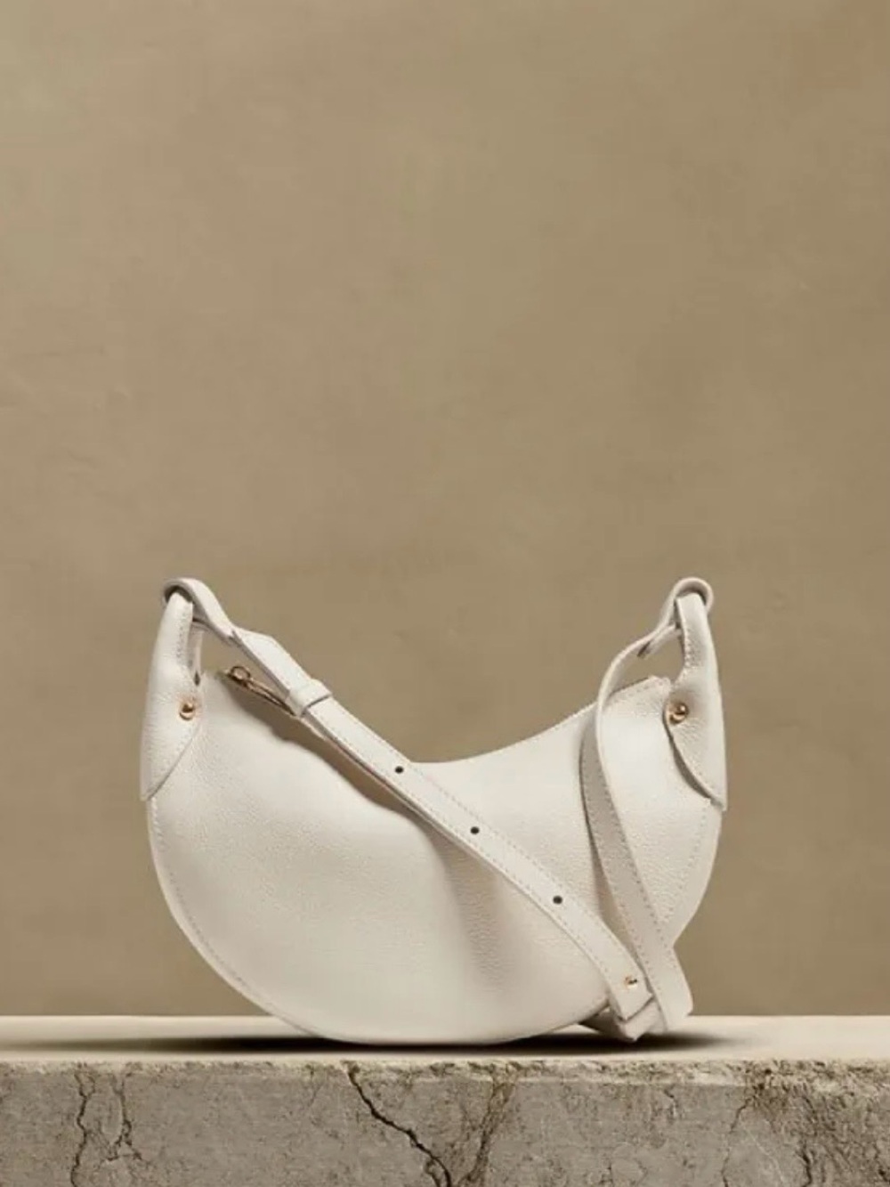 Banana Republic VIDA HALF-MOON SHOULDER BAG NWOT - Picture 2 of 8